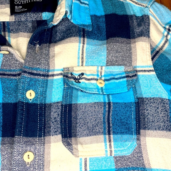 AMERICAN EAGLE Men’s long sleeve button down flannel- Small - Picture 6 of 7